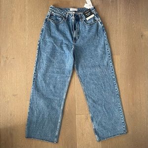 Womens Abercrombie & Fitch Curve Love Loose High Rise Jeans Size 30 Short